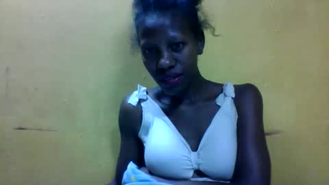 edwige770943 online show from 04/21/26, 03:24