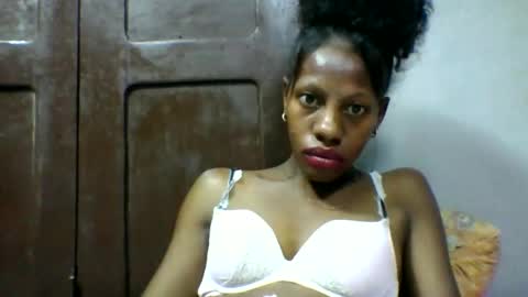 edwige770943 online show from 05/12/26, 04:37