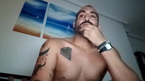 Snapshot of eemmee708927 chatting on 11/25/25, 01:49 eemmee708927 online show from 11/25/25, 01:49