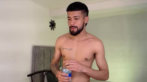 eevil_boys_77 online show from 10/21/25, 01:01