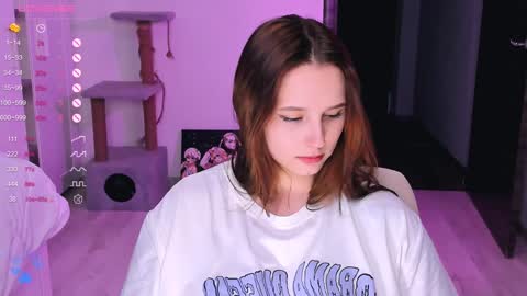 Snapshot of effie_lee chatting on 01/31/25, 01:43 Effie online show from 01/31/25, 01:43