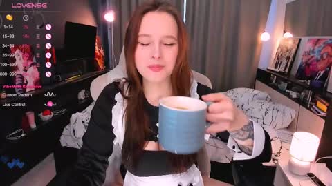 Snapshot of effie_lee chatting on 03/05/25, 11:38 Effie online show from 03/05/25, 11:38