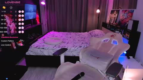 Snapshot of effie_lee chatting on 03/09/25, 06:43 Effie online show from 03/09/25, 06:43