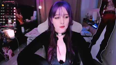 Snapshot of effie_lee chatting on 12/01/25, 10:31 Effie online show from 12/01/25, 10:31