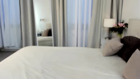 Effie Mur online show from 11/03/25, 10:16