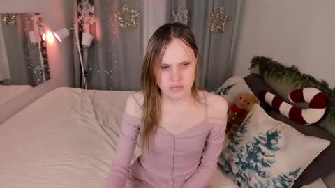 Effie Mur online show from 12/13/25, 08:47