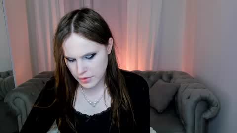 Snapshot of effiemur chatting on 06/26/26, 10:25 Effie Mur online show from 06/26/26, 10:25