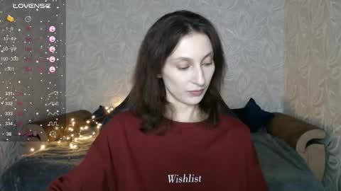 Snapshot of effy_gray chatting on 11/10/25, 01:59 Anna online show from 11/10/25, 01:59