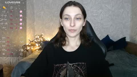 Snapshot of effy_gray chatting on 11/13/25, 05:39 Anna online show from 11/13/25, 05:39