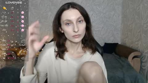 Snapshot of effy_gray chatting on 11/22/25, 05:06 Anna online show from 11/22/25, 05:06