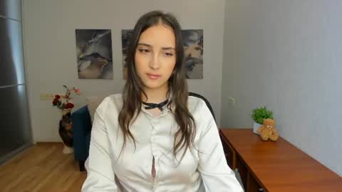 Snapshot of effy_royse chatting on 06/18/26, 09:14 Effy Royse online show from 06/18/26, 09:14