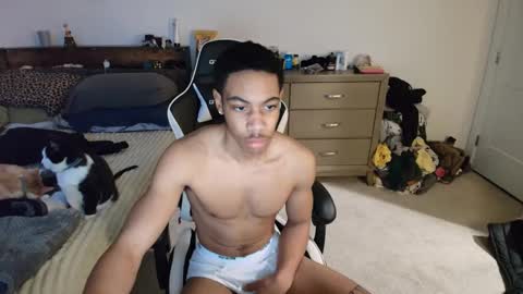 Snapshot of ehendrix chatting on 12/18/25, 09:54 ehendrix online show from 12/18/25, 09:54