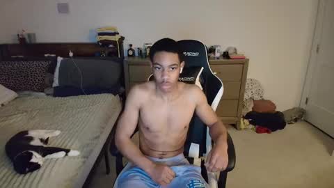 Snapshot of ehendrix chatting on 12/19/25, 06:48 ehendrix online show from 12/19/25, 06:48