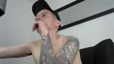 Snapshot of eider122 chatting on 03/03/26, 01:23 EIder online show from 03/03/26, 01:23