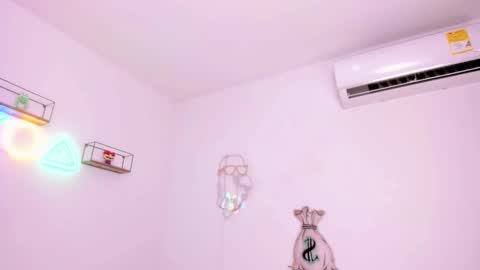 Snapshot of eileen_tanihara chatting on 02/16/26, 06:15 eileenn tanihara online show from 02/16/26, 06:15