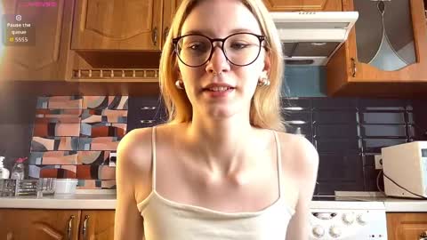 eileencrowday online show from 05/04/26, 03:02