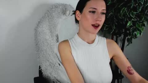 eileenmoores online show from 10/14/25, 03:24