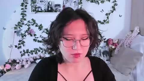 liasama online show from 12/06/24, 02:13