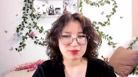 liasama online show from 12/21/24, 10:28