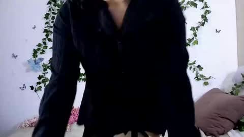 liasama online show from 12/22/24, 06:17