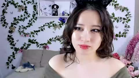 liasama online show from 02/10/25, 01:24