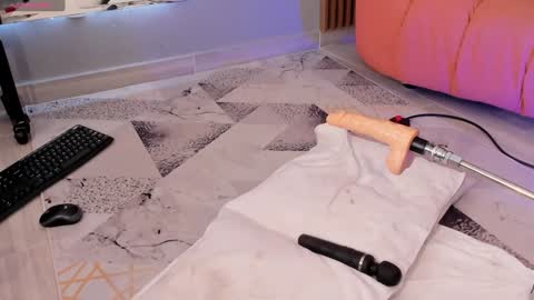 Eilin online show from 12/30/24, 03:35