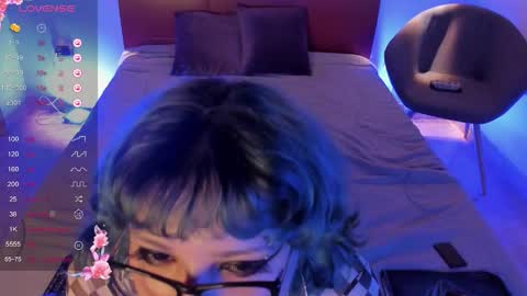 Snapshot of eimy_smit chatting on 12/17/25, 07:09 eimy online show from 12/17/25, 07:09