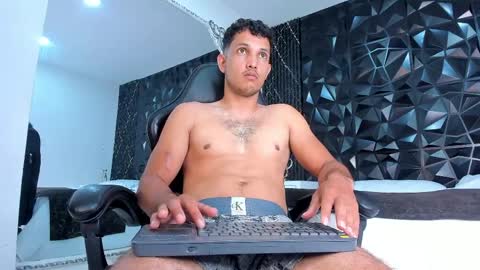 YG COUPLE online show from 04/01/26, 09:56