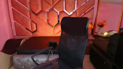 Snapshot of eimycute chatting on 11/10/25, 02:16 Eimy online show from 11/10/25, 02:16