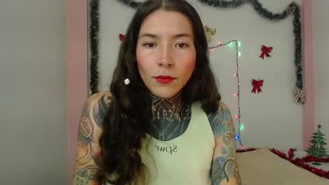 Snapshot of eimytatto_ chatting on 12/04/24, 04:27 Carla online show from 12/04/24, 04:27