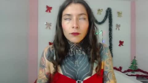 Snapshot of eimytatto_ chatting on 12/06/24, 09:13 Carla online show from 12/06/24, 09:13