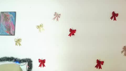 Snapshot of eimytatto_ chatting on 12/19/24, 08:44 Carla online show from 12/19/24, 08:44