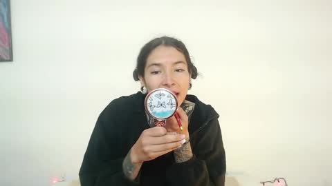 Snapshot of eimytatto_ chatting on 01/05/25, 06:56 Carla online show from 01/05/25, 06:56