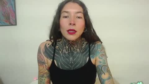 Snapshot of eimytatto_ chatting on 01/05/25, 09:57 Carla online show from 01/05/25, 09:57