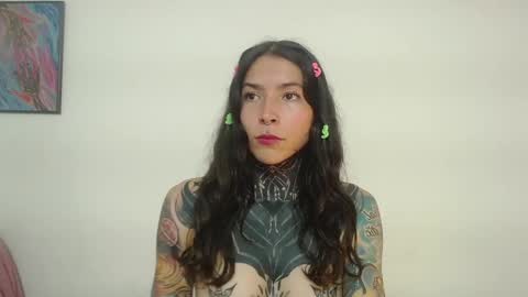 Snapshot of eimytatto_ chatting on 01/11/25, 09:15 Carla online show from 01/11/25, 09:15