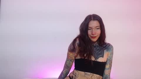 Snapshot of eimytatto_ chatting on 01/19/25, 12:17 Carla online show from 01/19/25, 12:17