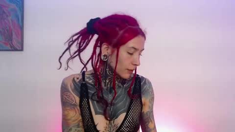 Snapshot of eimytatto_ chatting on 02/02/25, 01:30 Carla online show from 02/02/25, 01:30