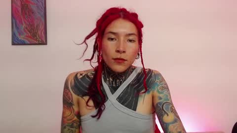 Snapshot of eimytatto_ chatting on 02/06/25, 02:44 Carla online show from 02/06/25, 02:44