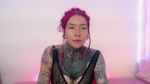 Snapshot of eimytatto_ chatting on 02/09/25, 11:25 Carla online show from 02/09/25, 11:25