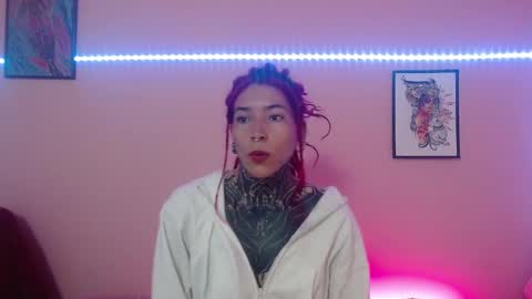 Snapshot of eimytatto_ chatting on 02/13/25, 12:21 Carla online show from 02/13/25, 12:21
