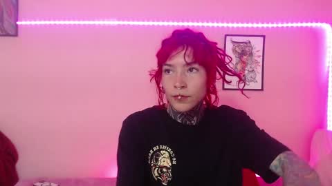 Snapshot of eimytatto_ chatting on 02/16/25, 01:49 Carla online show from 02/16/25, 01:49