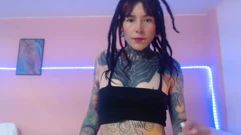 Snapshot of eimytatto_ chatting on 03/07/25, 07:49 Carla online show from 03/07/25, 07:49