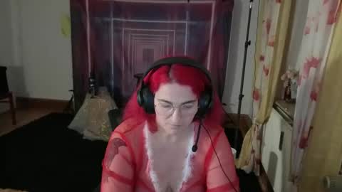 Snapshot of einfach_dani chatting on 12/01/25, 07:30 einfach_dani online show from 12/01/25, 07:30