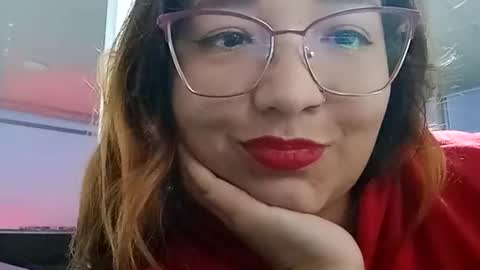 Snapshot of eireneninon chatting on 12/19/24, 11:03 Eirene online show from 12/19/24, 11:03