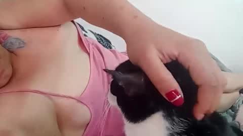 Snapshot of eireneninon chatting on 01/26/25, 03:25 Eirene online show from 01/26/25, 03:25