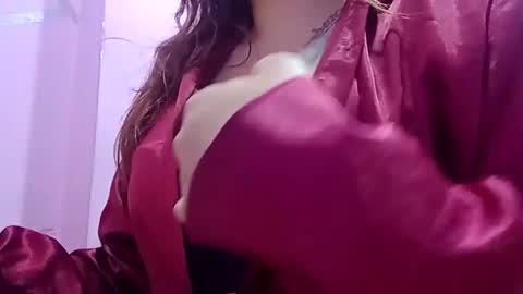 Snapshot of eireneninon chatting on 02/27/25, 07:12 Eirene online show from 02/27/25, 07:12