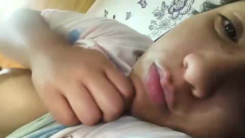 Snapshot of eireneninon chatting on 10/27/25, 05:55 Eirene online show from 10/27/25, 05:55