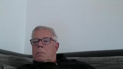 Snapshot of eisbaer1957 chatting on 10/17/25, 12:41 eisbaer1957 online show from 10/17/25, 12:41