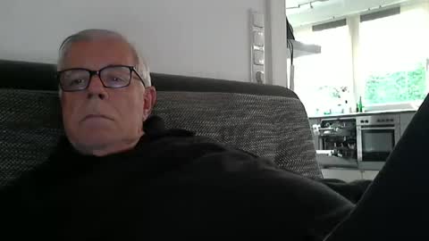 Snapshot of eisbaer1957 chatting on 10/26/25, 02:23 eisbaer1957 online show from 10/26/25, 02:23