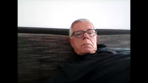 Snapshot of eisbaer1957 chatting on 12/14/25, 12:10 eisbaer1957 online show from 12/14/25, 12:10